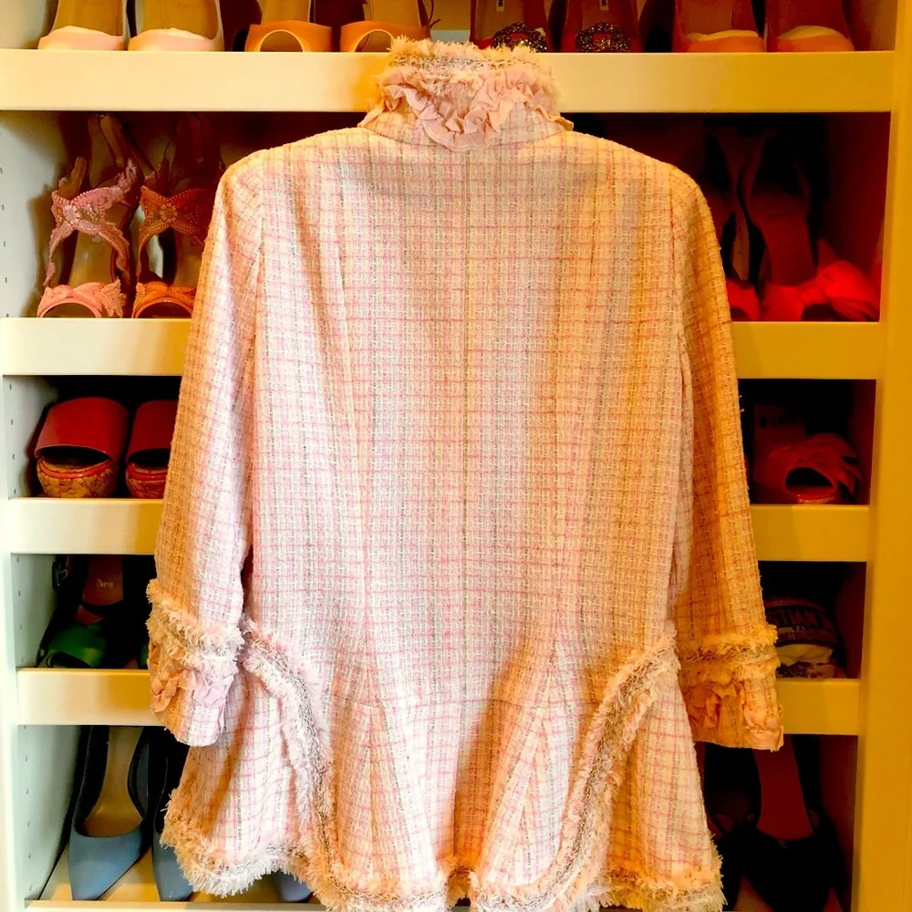 Chanel Runway Pink Jacket w/Embellishments, Pink & Gold Custom Buttons Size 40 - Picture 11 of 13